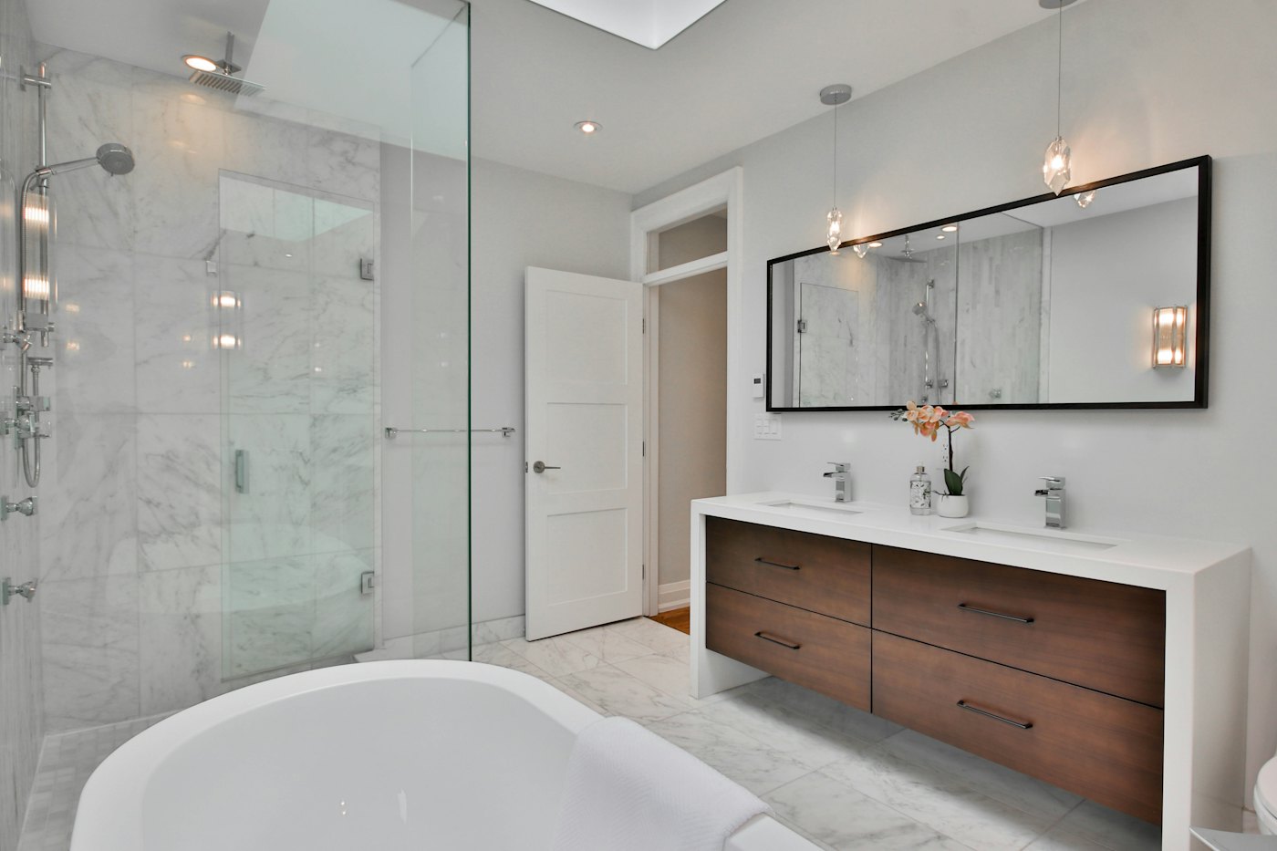 Spa-Inspired Ensuite – Bathrooms, Markham